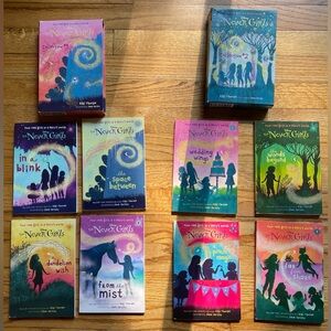Disney The Never Girls Books Box Set Collection 1 & 2